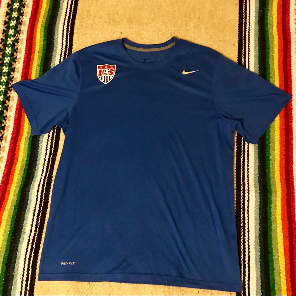 Nike Dri Fit USA Soccer Tee Shirt size large